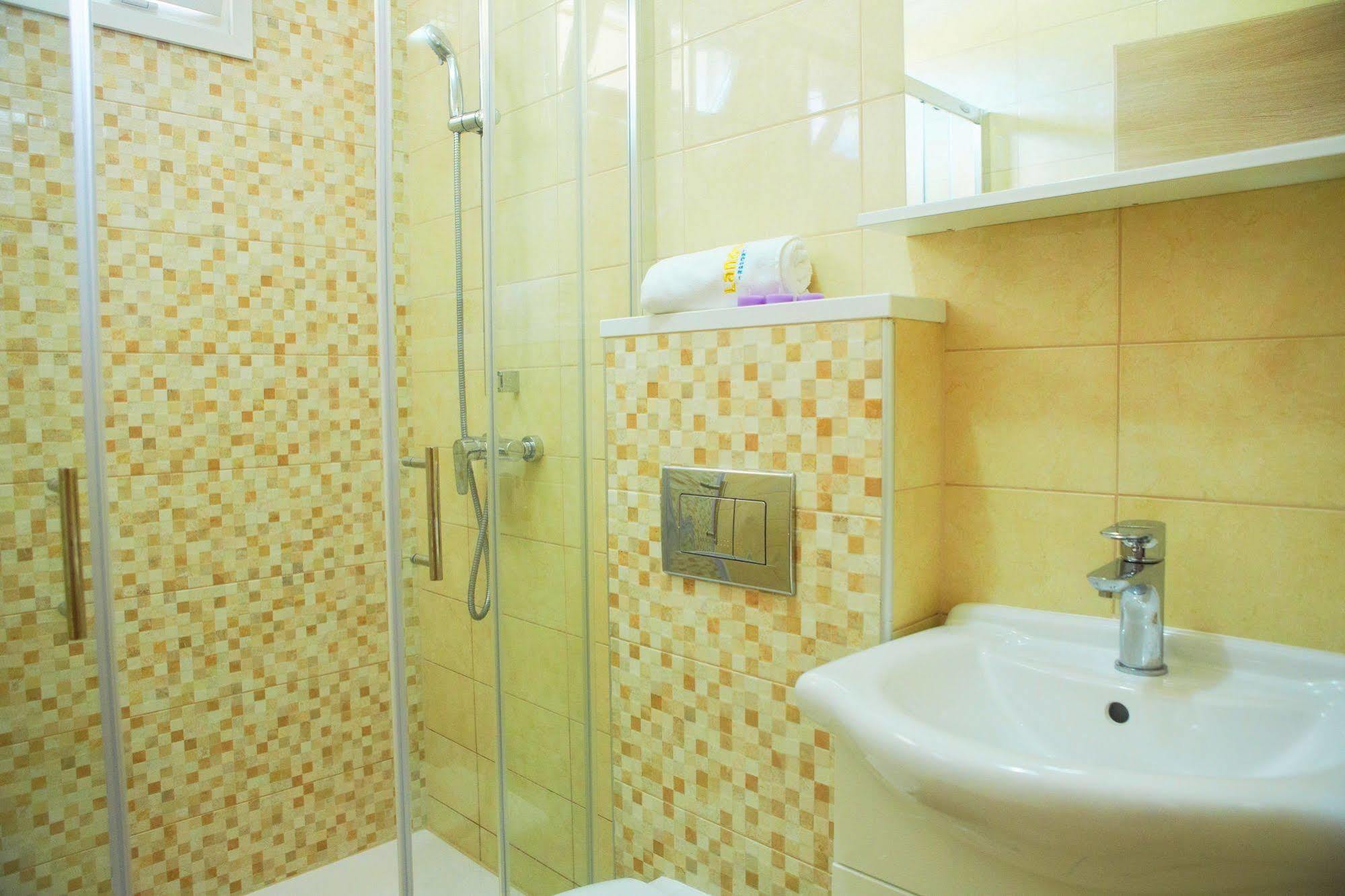 Lando Resort Kampor Luaran gambar