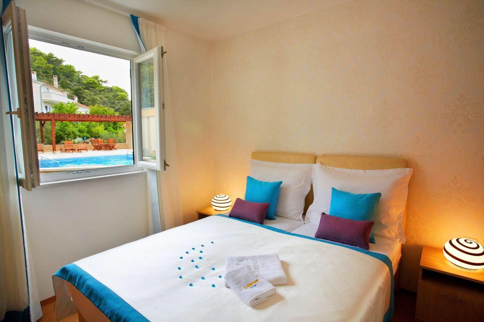 Lando Resort Kampor Luaran gambar