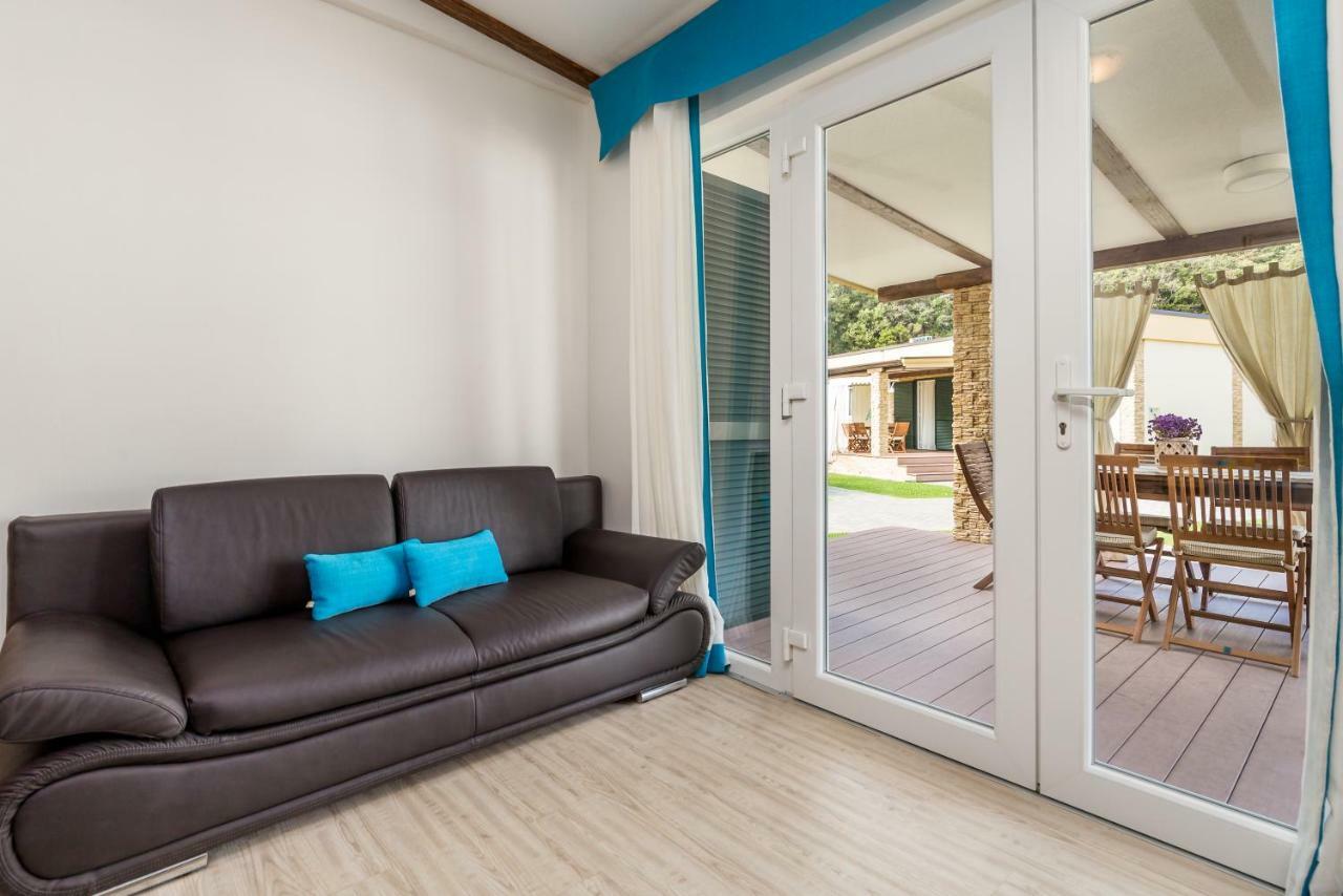 Lando Resort Kampor Luaran gambar